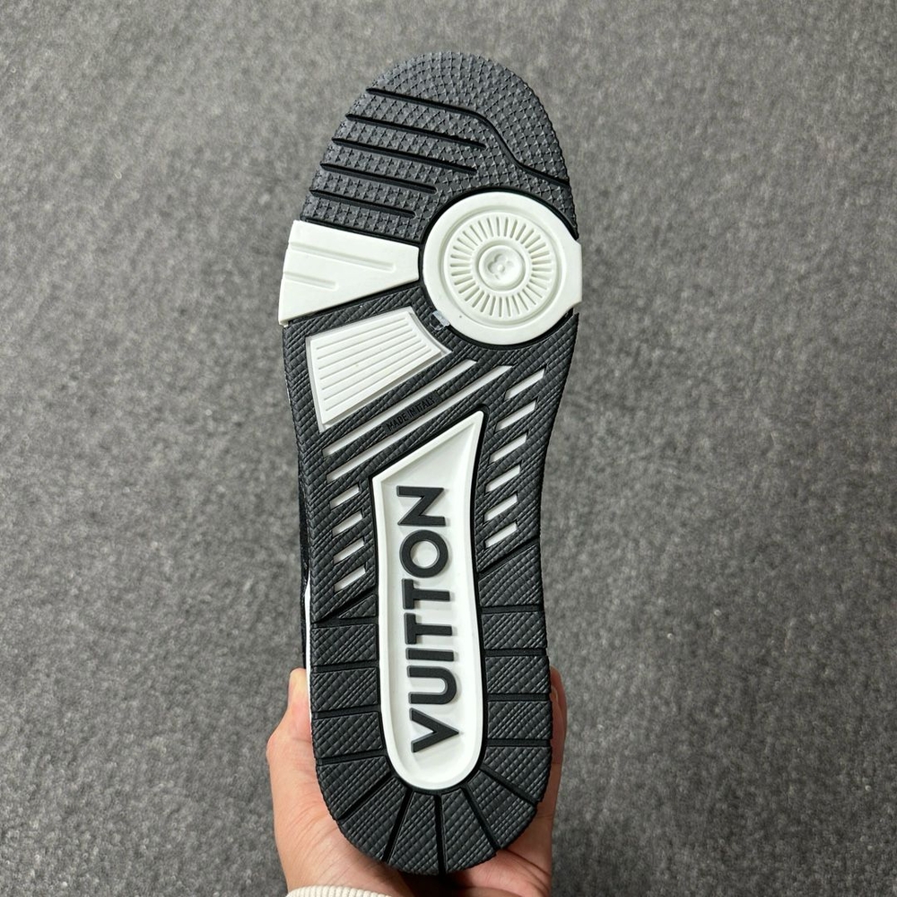 Louis Vuitton Men's Black and White Sneakers - Picture 6 of 6